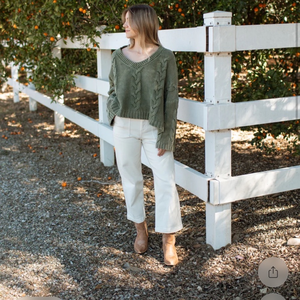 Carly Jean Los Angeles Rylie Sweater in Grey